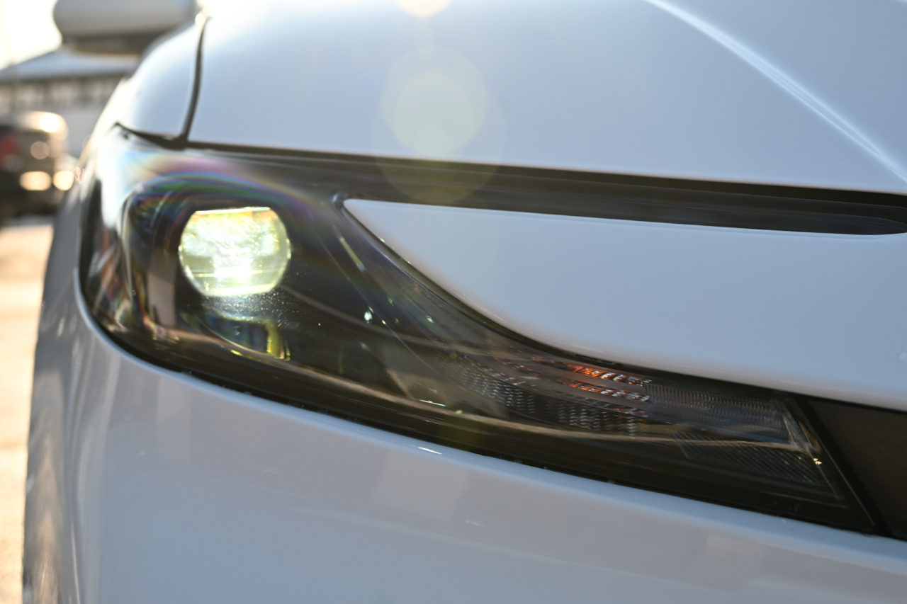 Toyota Camry SE AWD (Natl) 2025