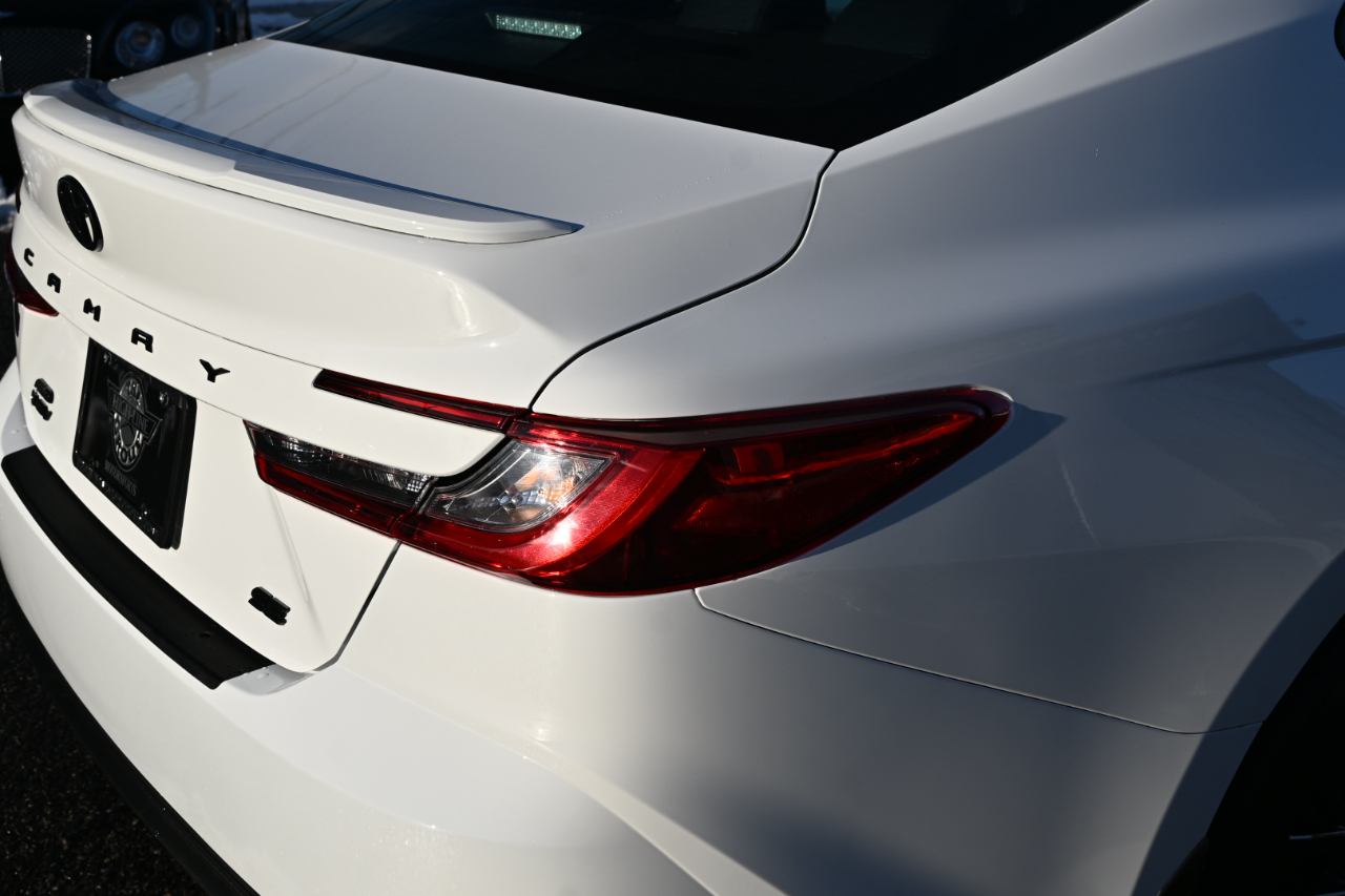 Toyota Camry SE AWD (Natl) 2025