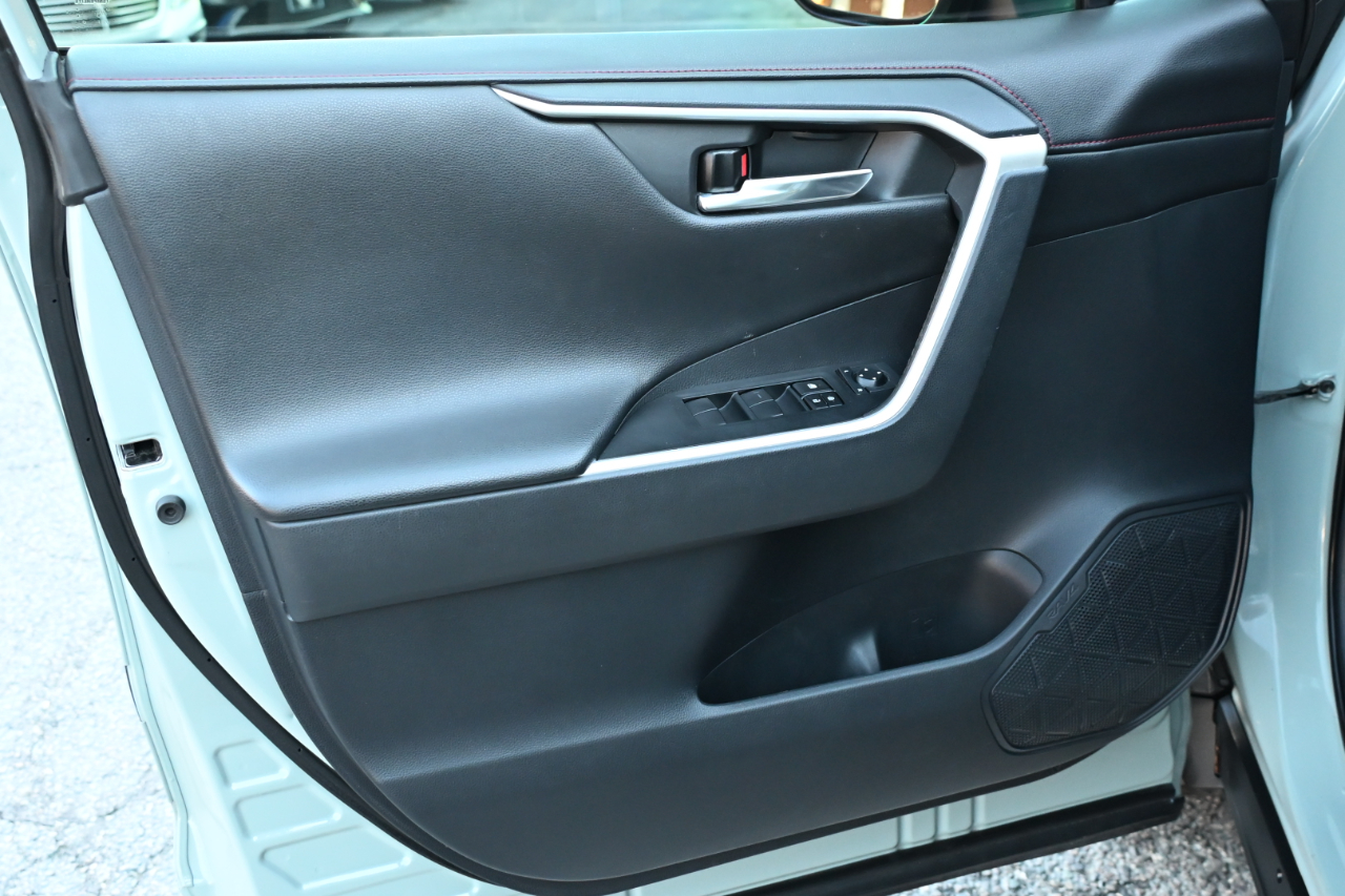 Toyota RAV4 TRD Off Road AWD (Natl) 2020