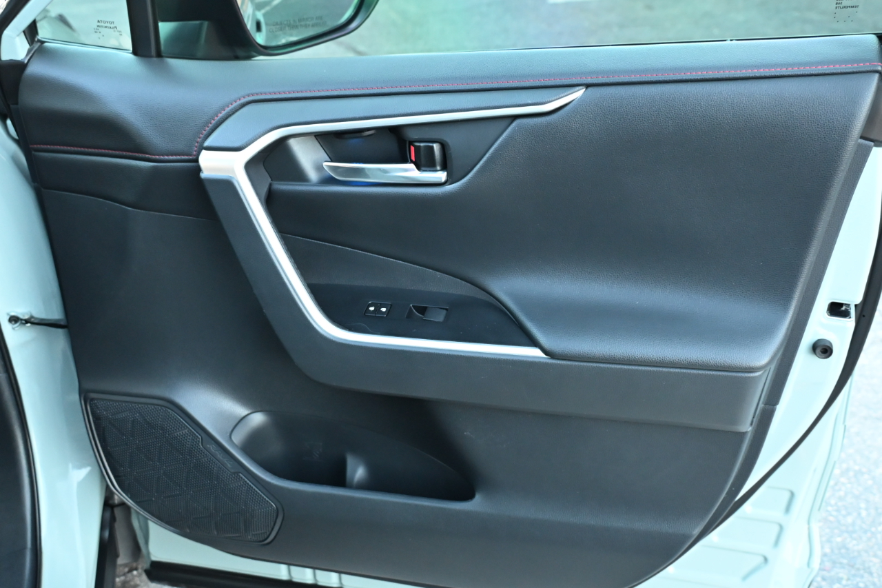 Toyota RAV4 TRD Off Road AWD (Natl) 2020