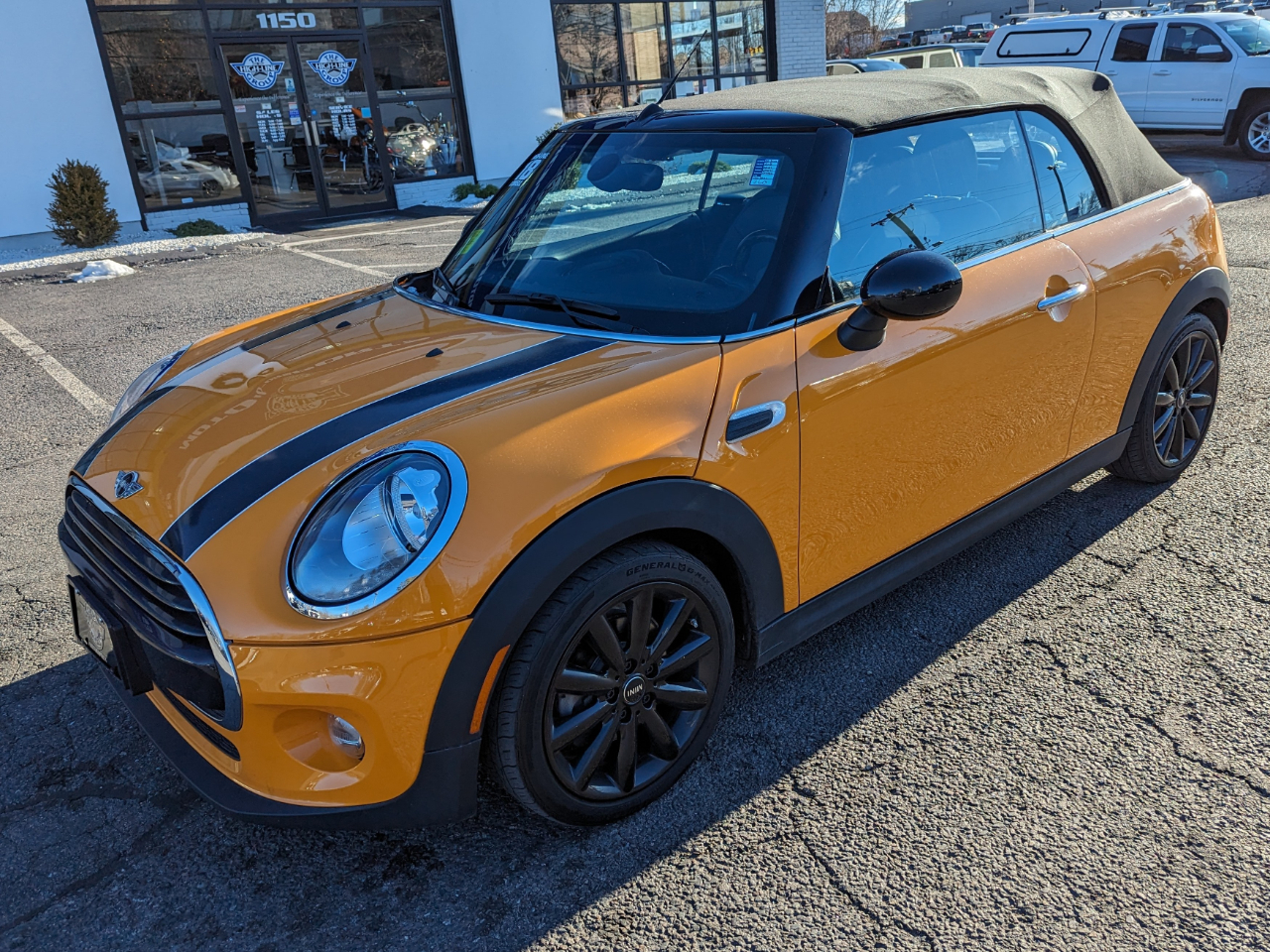 2018 MINI Cooper Base's photo