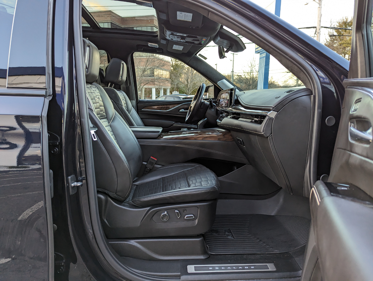 Cadillac Escalade 4WD 4dr Sport Platinum 2023