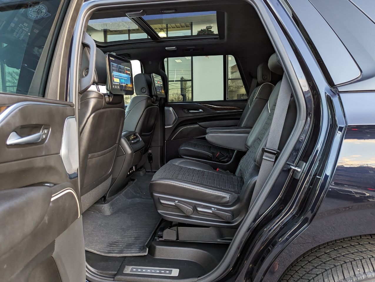 Cadillac Escalade 4WD 4dr Sport Platinum 2023