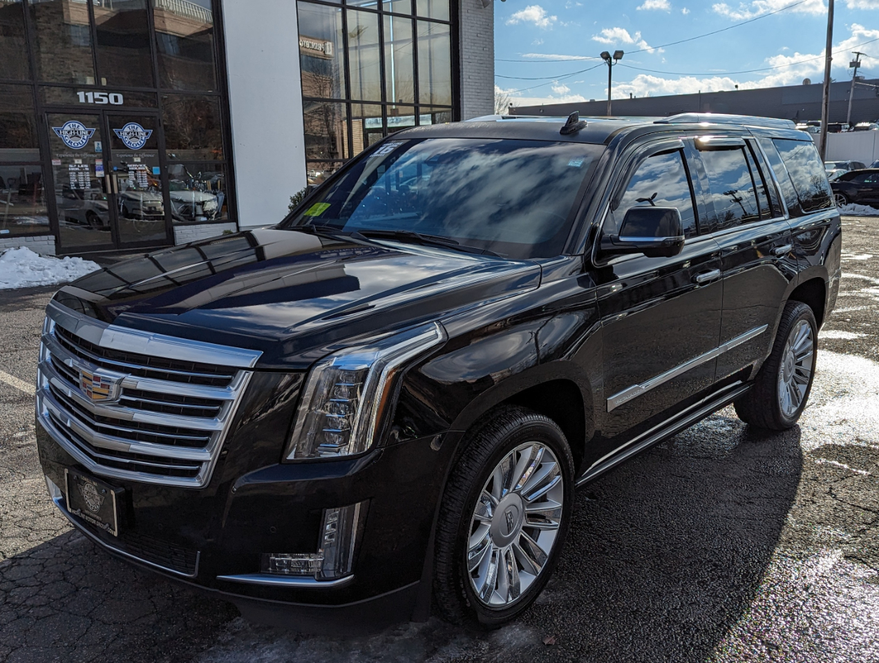 2016 Cadillac Escalade Platinum photo 2