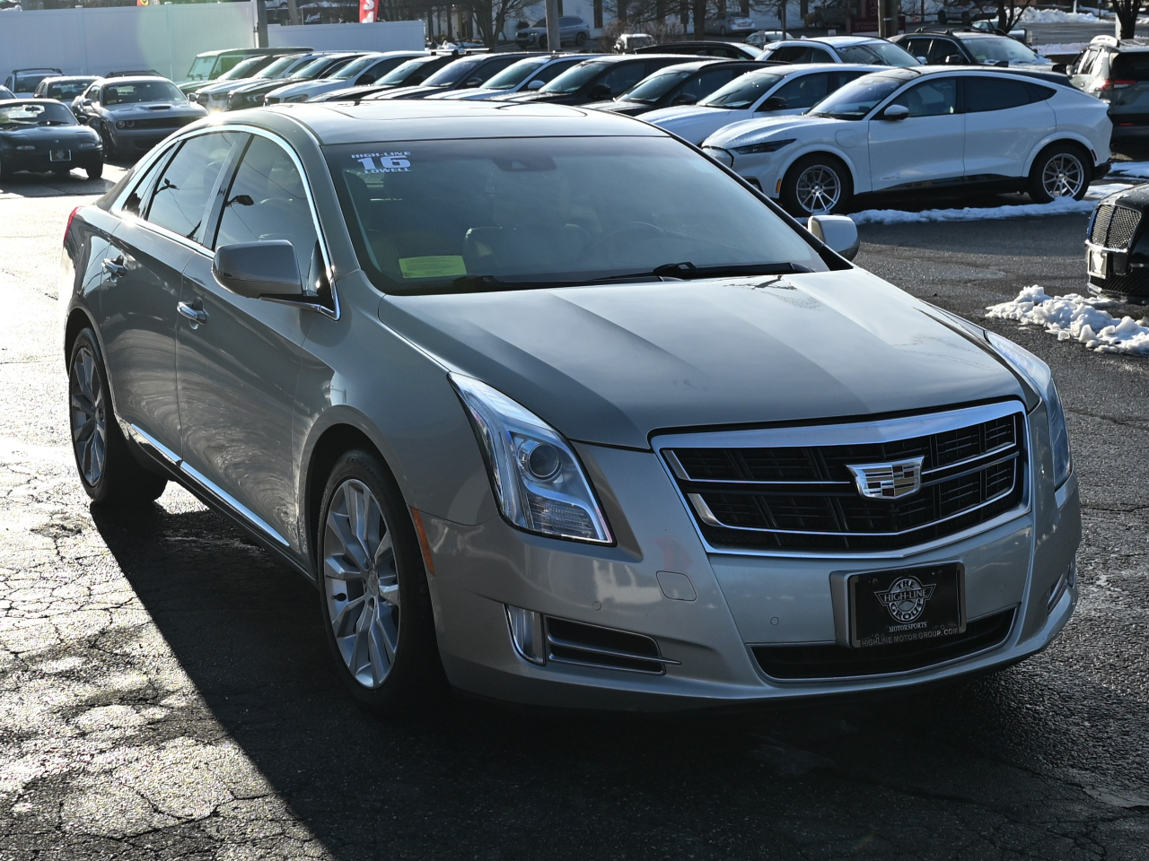 Cadillac XTS 4dr Sdn Luxury Collection AWD 2016