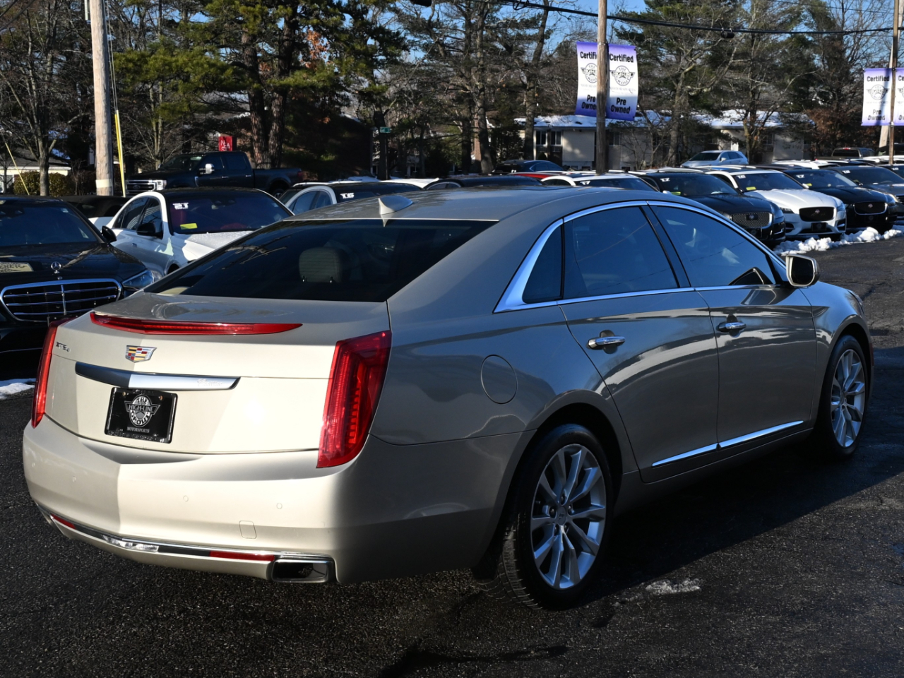 Cadillac XTS 4dr Sdn Luxury Collection AWD 2016