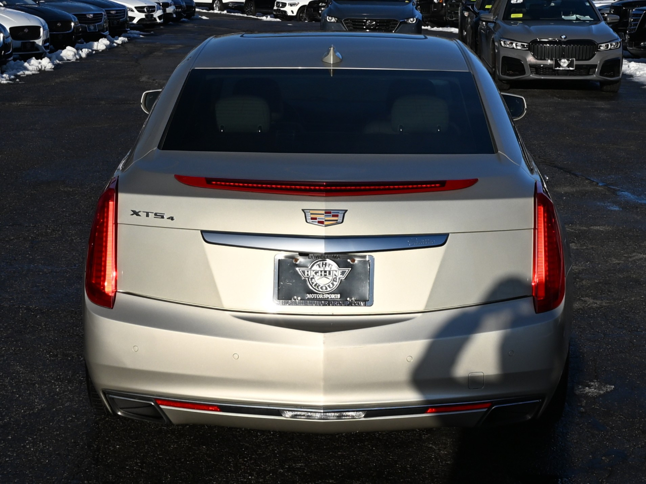 Cadillac XTS 4dr Sdn Luxury Collection AWD 2016