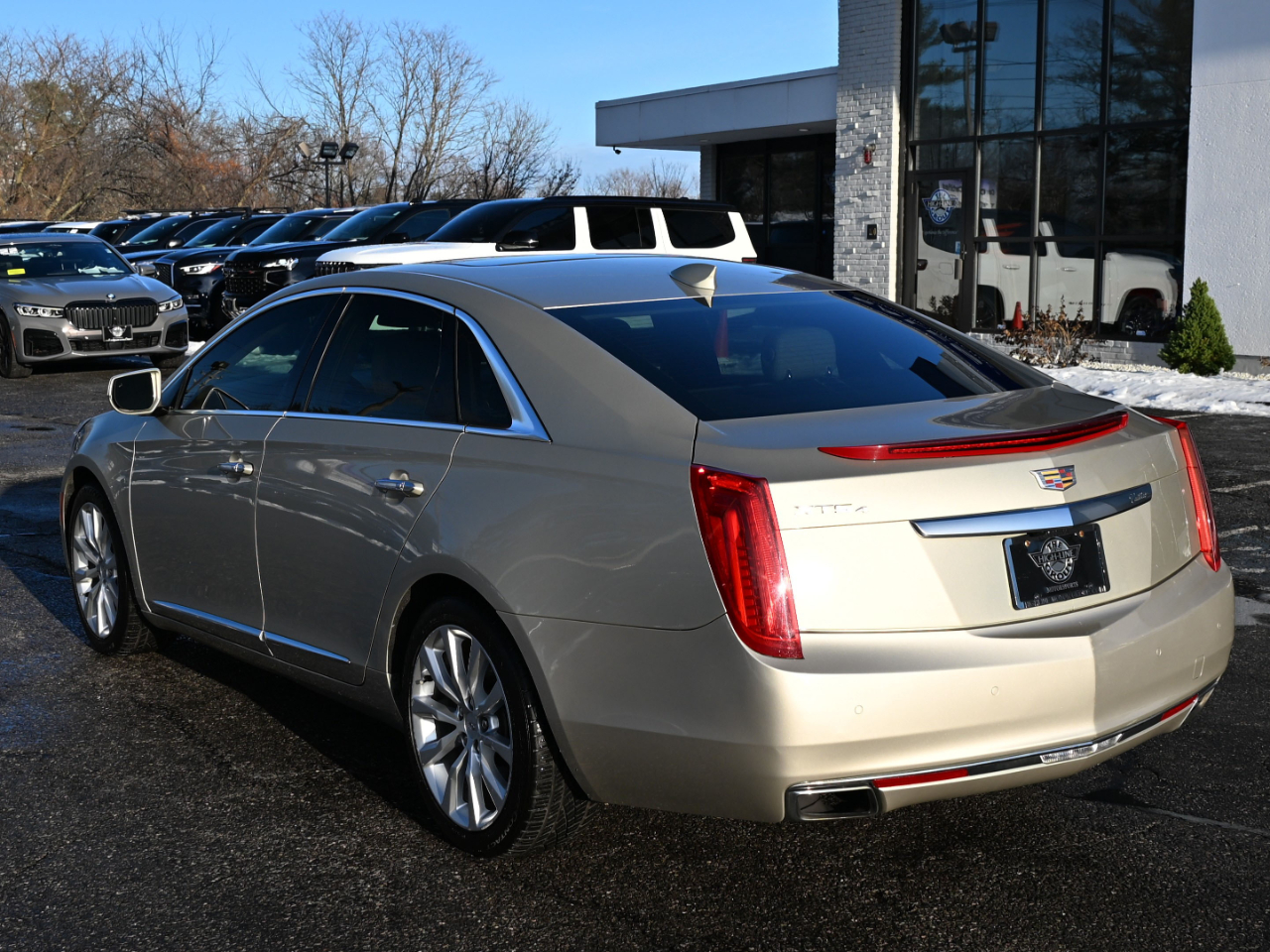 Cadillac XTS 4dr Sdn Luxury Collection AWD 2016