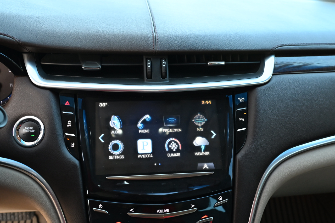 Cadillac XTS 4dr Sdn Luxury Collection AWD 2016