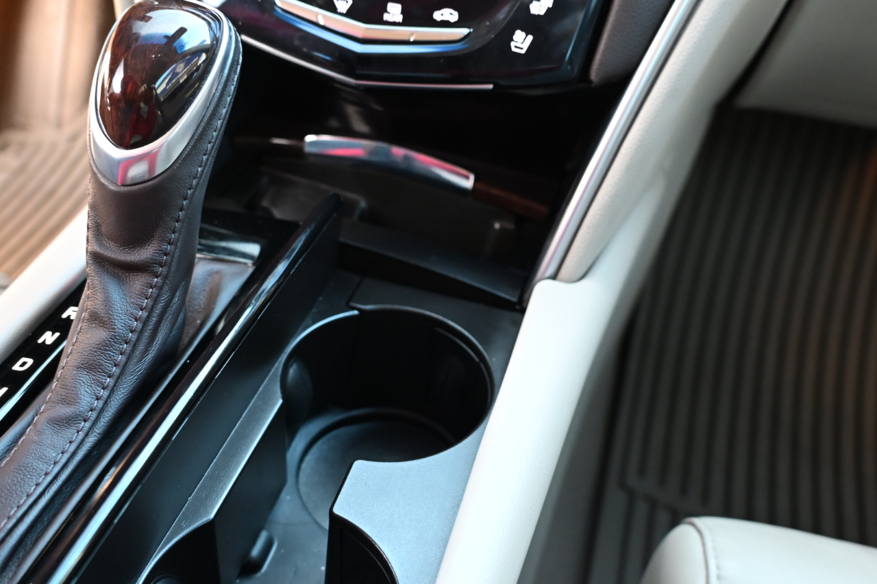 Cadillac XTS 4dr Sdn Luxury Collection AWD 2016