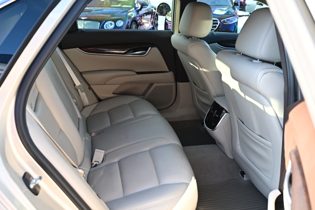 Cadillac XTS 4dr Sdn Luxury Collection AWD 2016