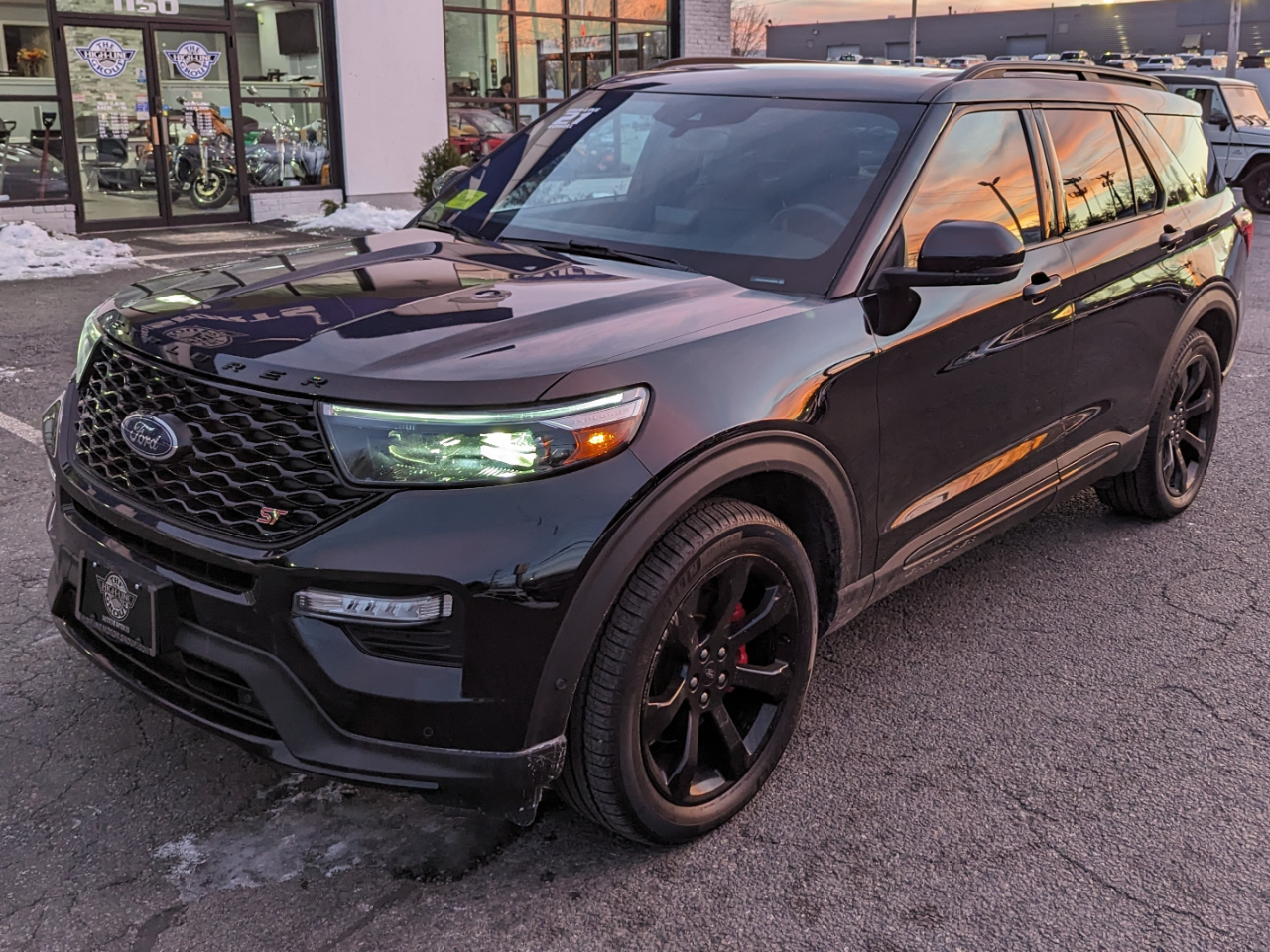 2021 Ford Explorer ST's photo