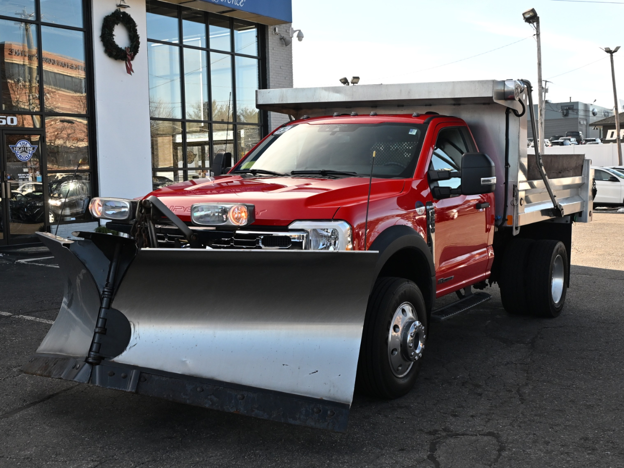 Ford Super Duty F-600 DRW XLT 4WD Reg Cab 145" WB 60" CA 2023