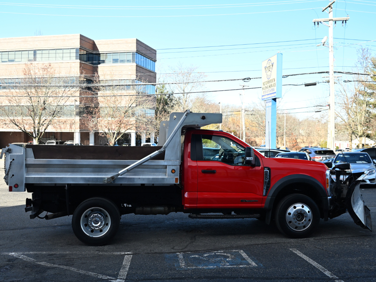 Ford Super Duty F-600 DRW XLT 4WD Reg Cab 145" WB 60" CA 2023
