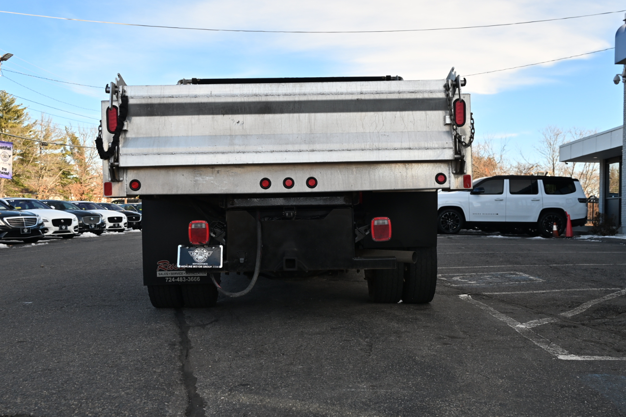 Ford Super Duty F-600 DRW XLT 4WD Reg Cab 145" WB 60" CA 2023