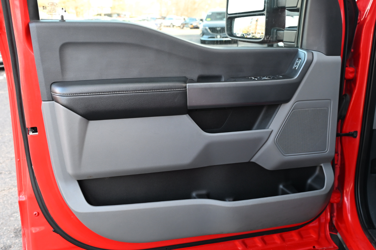 Ford Super Duty F-600 DRW XLT 4WD Reg Cab 145" WB 60" CA 2023