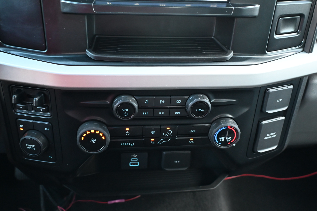 Ford Super Duty F-600 DRW XLT 4WD Reg Cab 145" WB 60" CA 2023