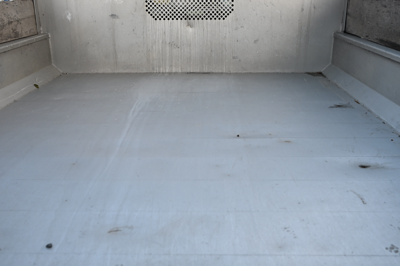 Ford Super Duty F-600 DRW XLT 4WD Reg Cab 145" WB 60" CA 2023