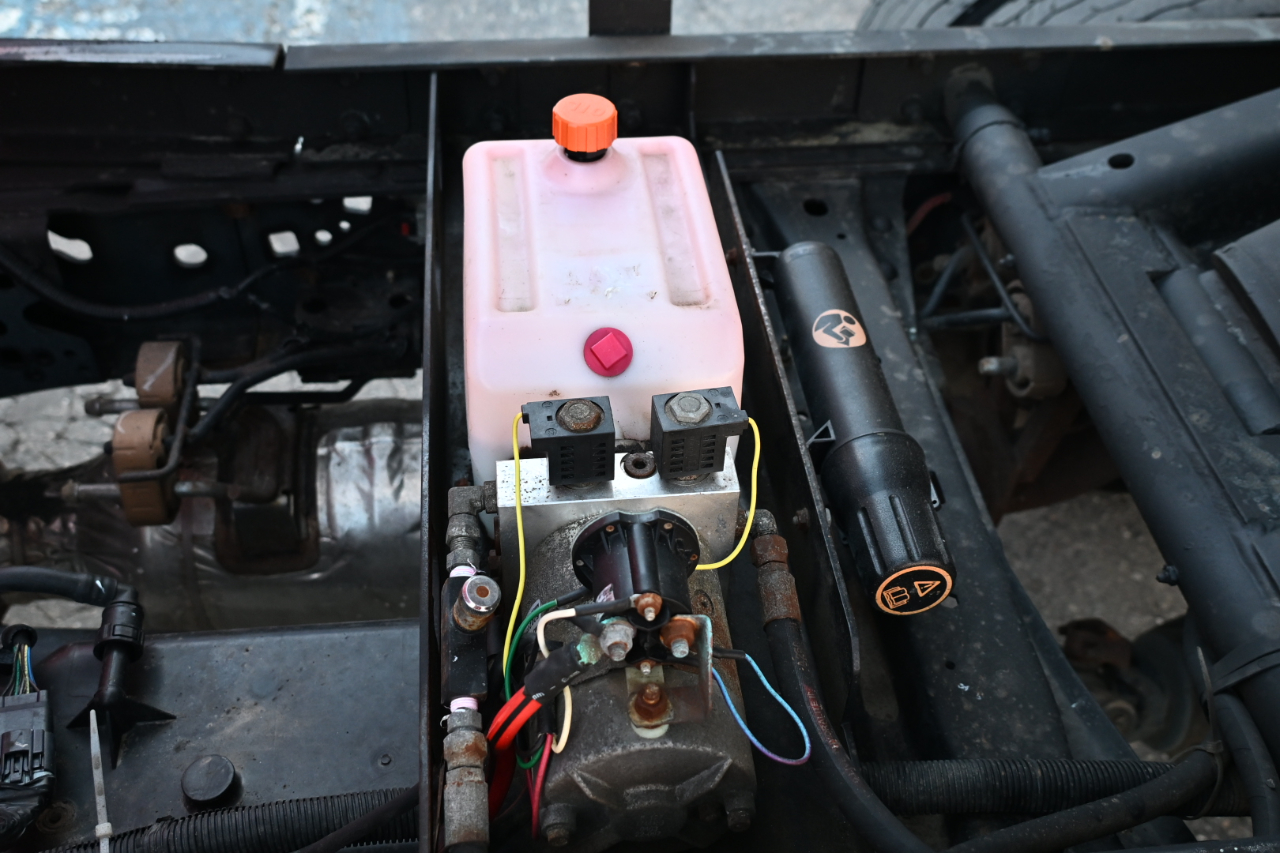 Ford Super Duty F-600 DRW XLT 4WD Reg Cab 145" WB 60" CA 2023