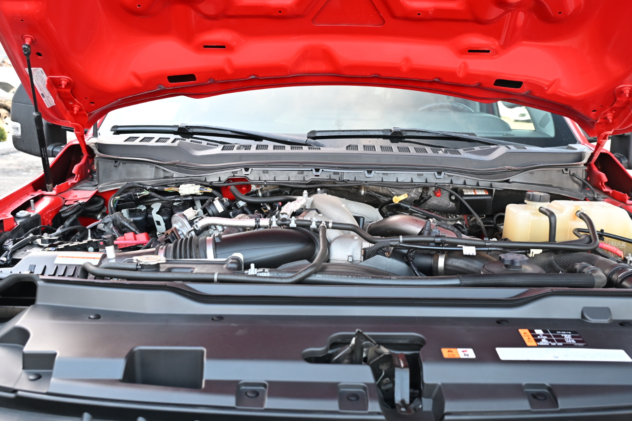 Ford Super Duty F-600 DRW XLT 4WD Reg Cab 145" WB 60" CA 2023