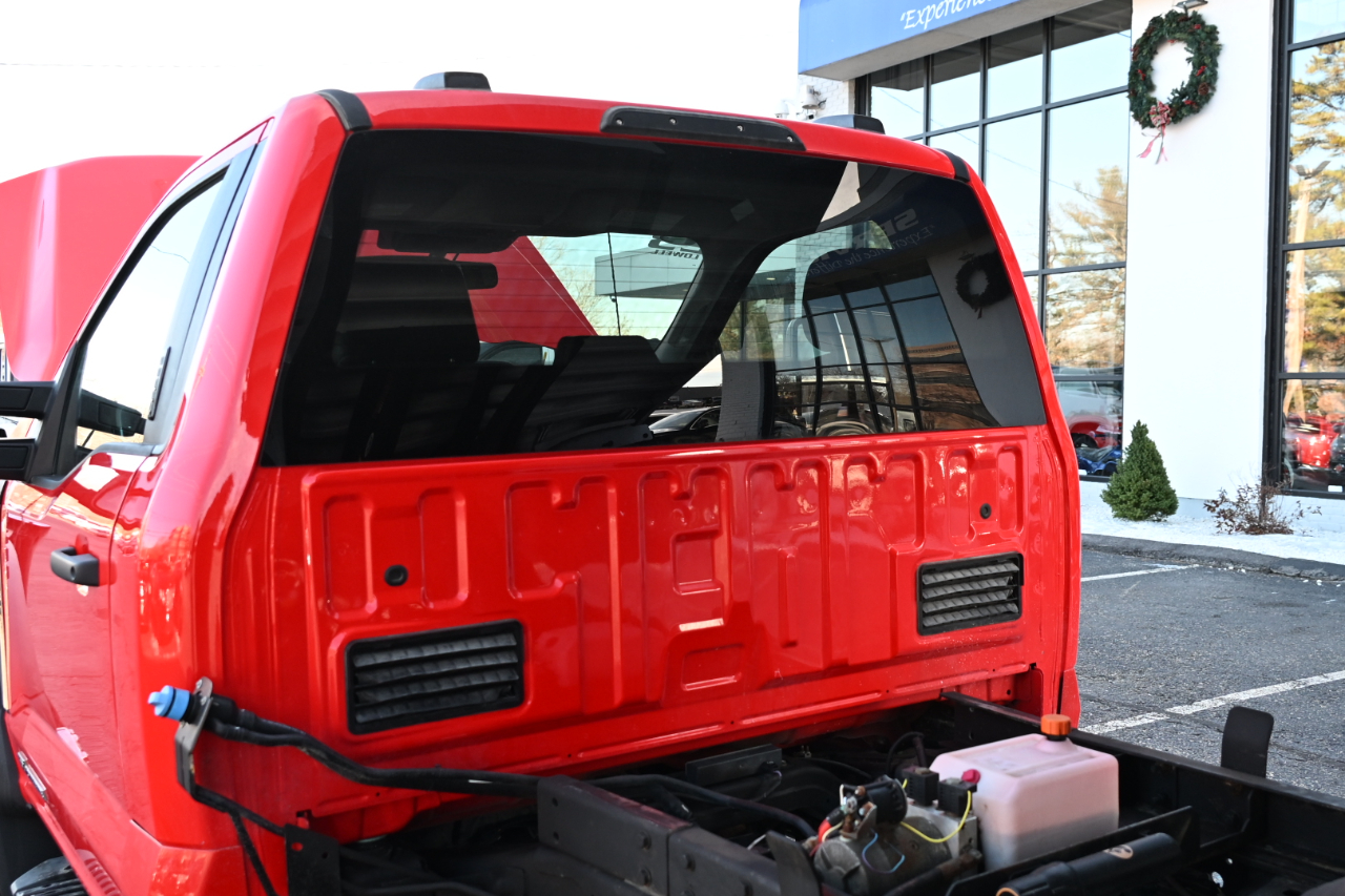 Ford Super Duty F-600 DRW XLT 4WD Reg Cab 145" WB 60" CA 2023