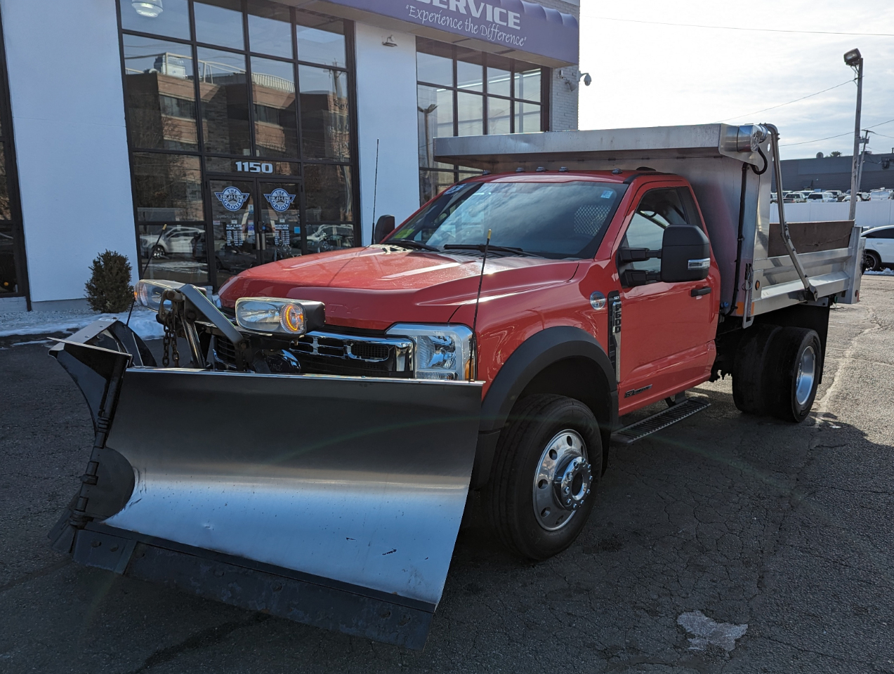 Ford Super Duty F-600 DRW XLT 4WD Reg Cab 145" WB 60" CA 2023