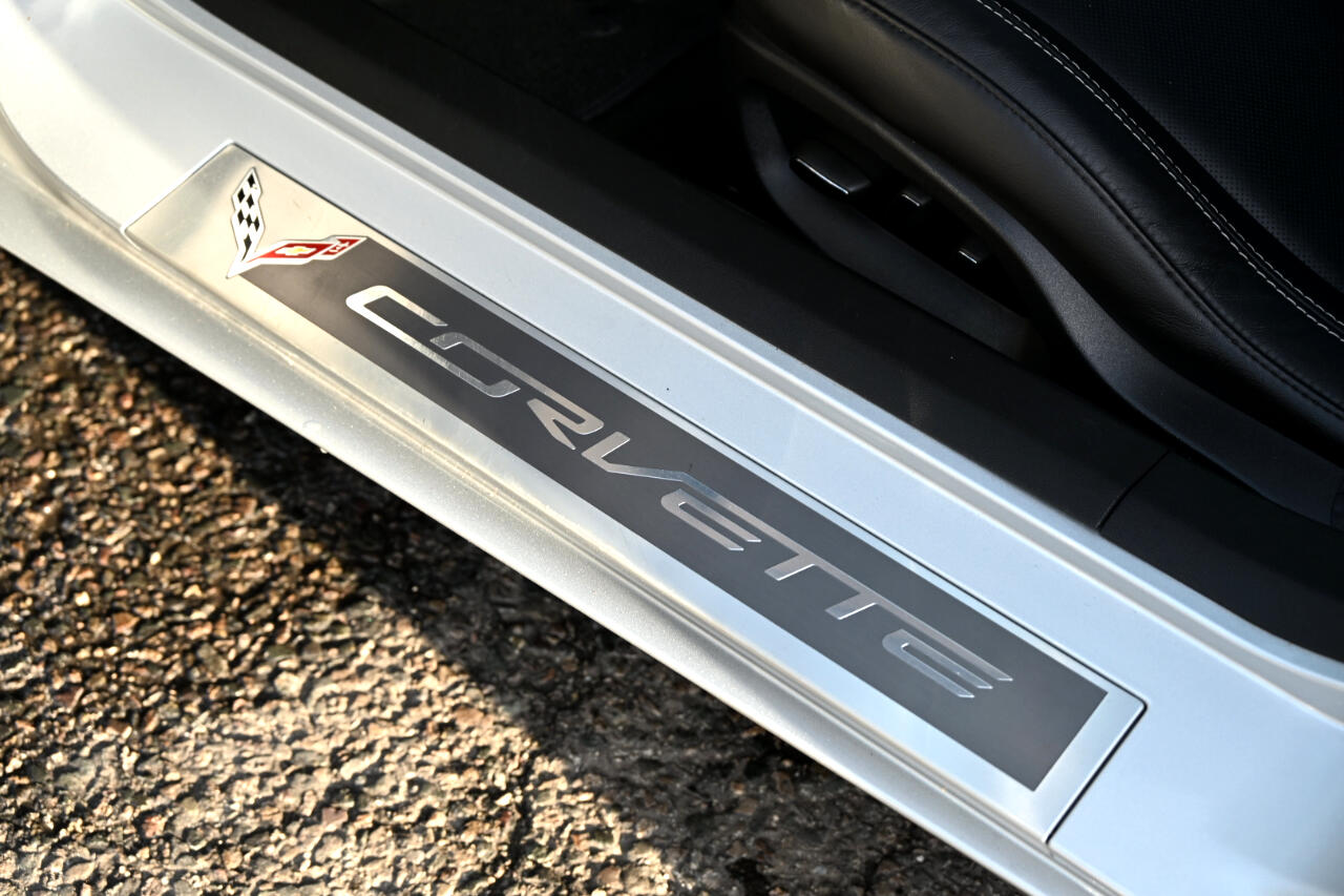 Chevrolet Corvette 2dr Stingray Cpe w/2LT 2015