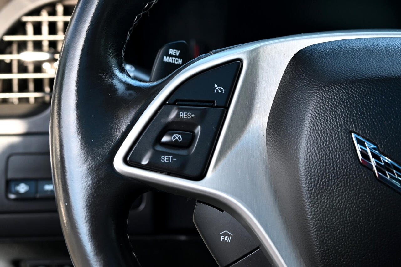 Chevrolet Corvette 2dr Stingray Cpe w/2LT 2015