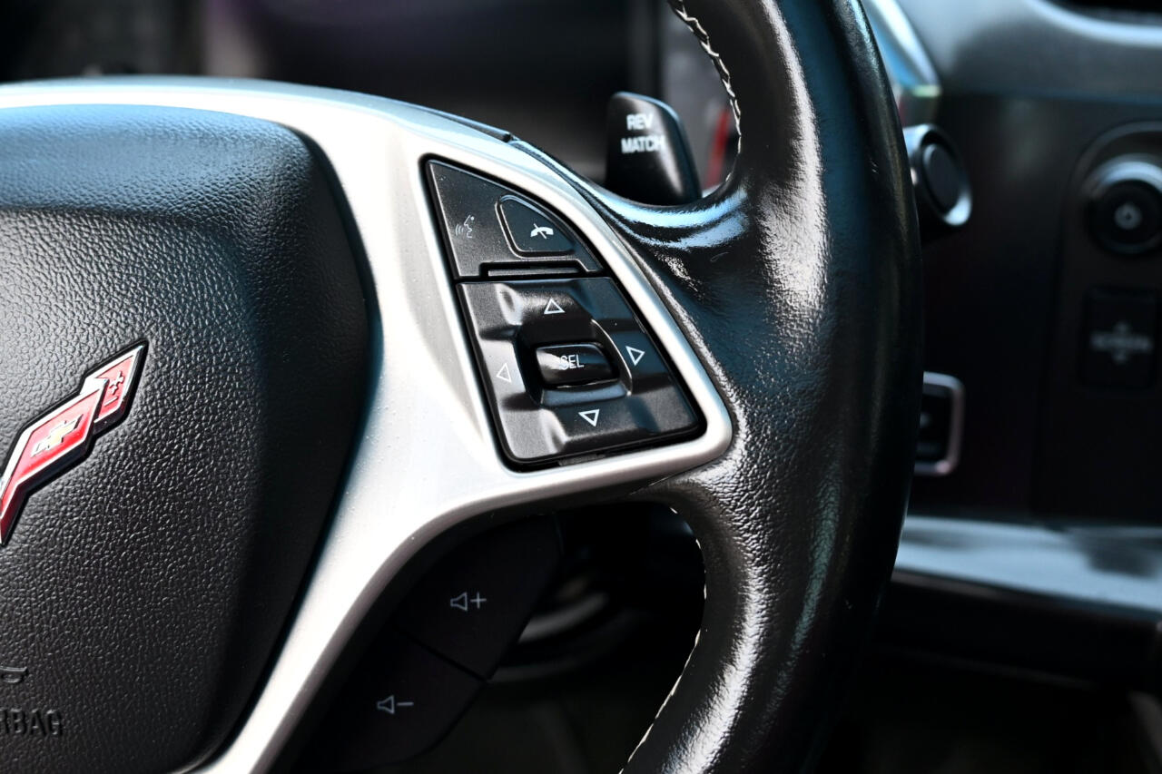 Chevrolet Corvette 2dr Stingray Cpe w/2LT 2015