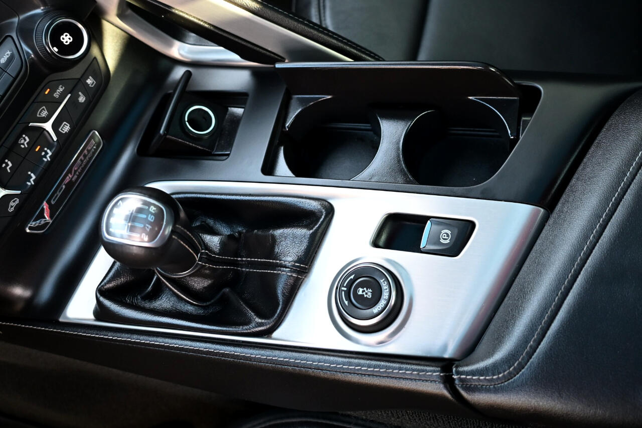 Chevrolet Corvette 2dr Stingray Cpe w/2LT 2015