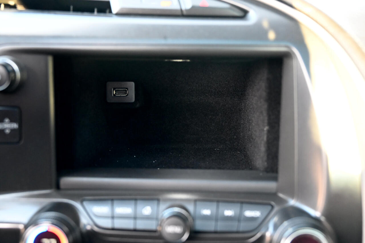 Chevrolet Corvette 2dr Stingray Cpe w/2LT 2015