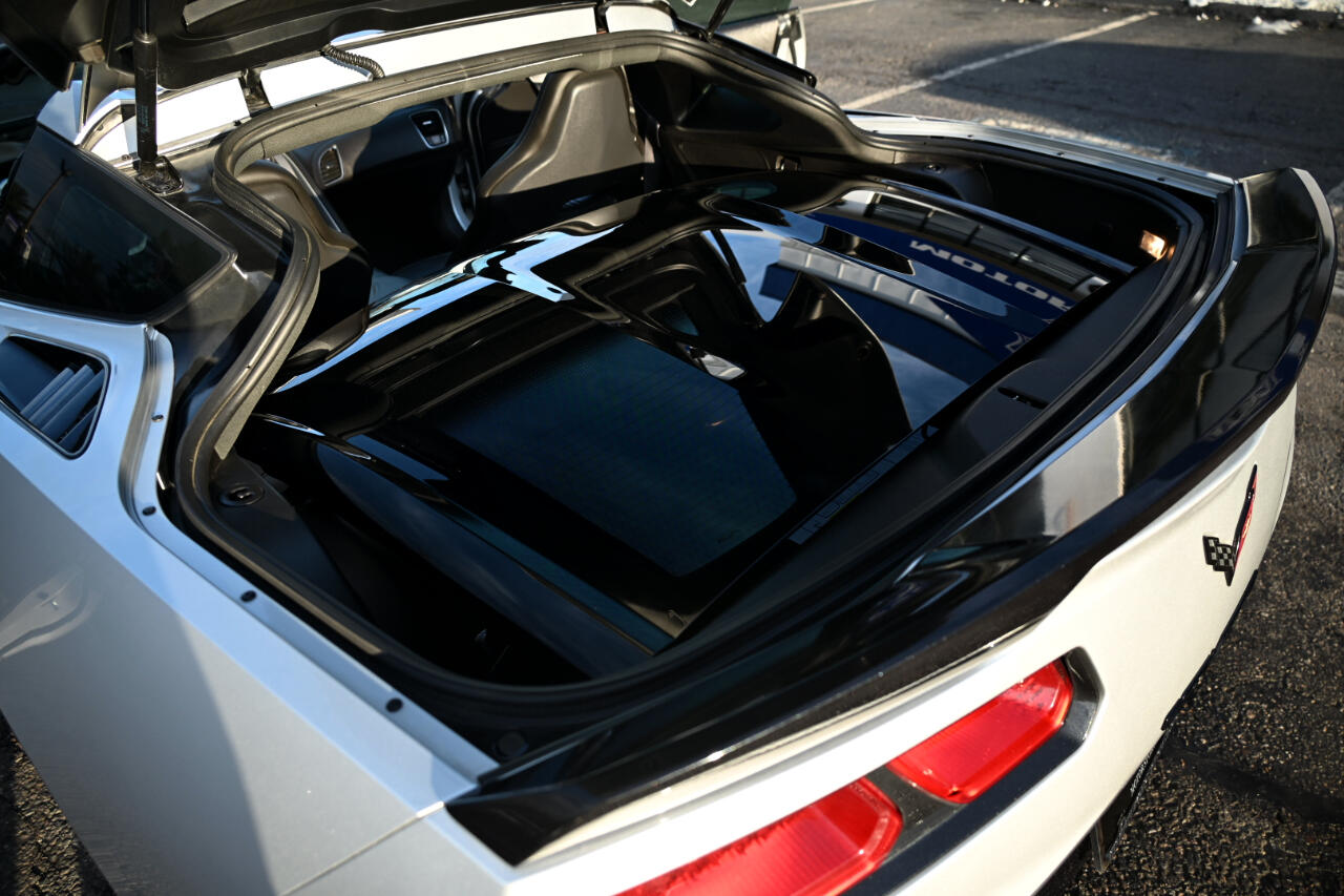 Chevrolet Corvette 2dr Stingray Cpe w/2LT 2015