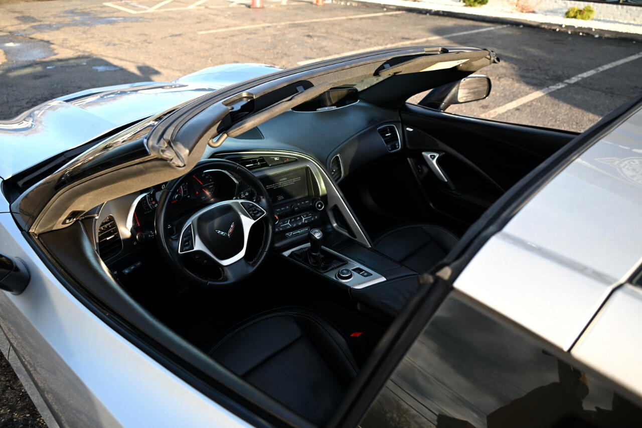 Chevrolet Corvette 2dr Stingray Cpe w/2LT 2015