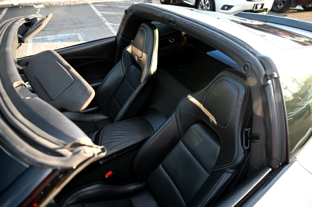 Chevrolet Corvette 2dr Stingray Cpe w/2LT 2015