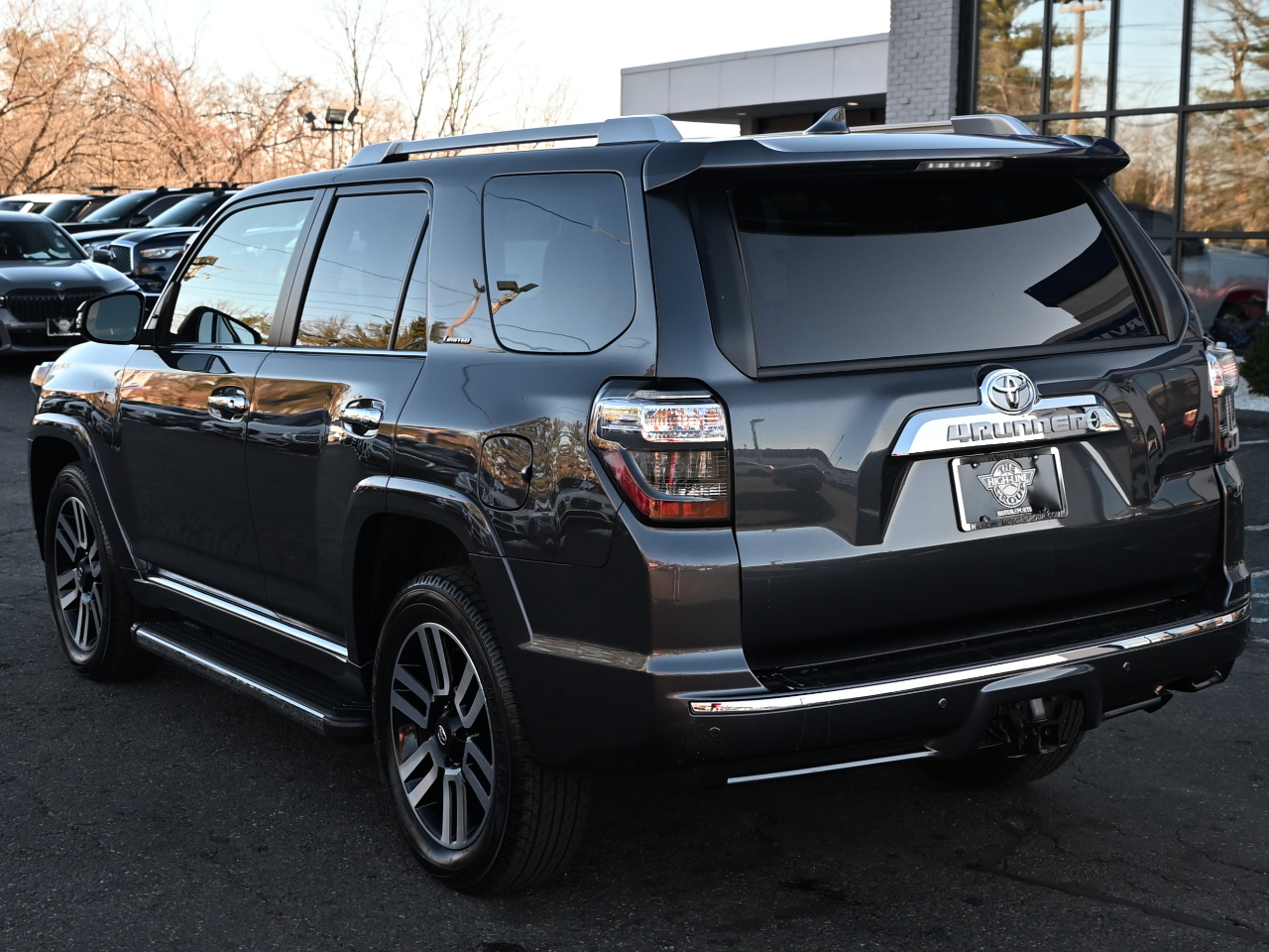 Toyota 4Runner Limited 4WD (Natl) 2023