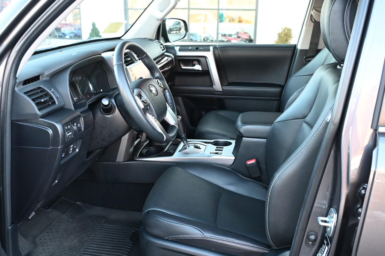 Toyota 4Runner Limited 4WD (Natl) 2023