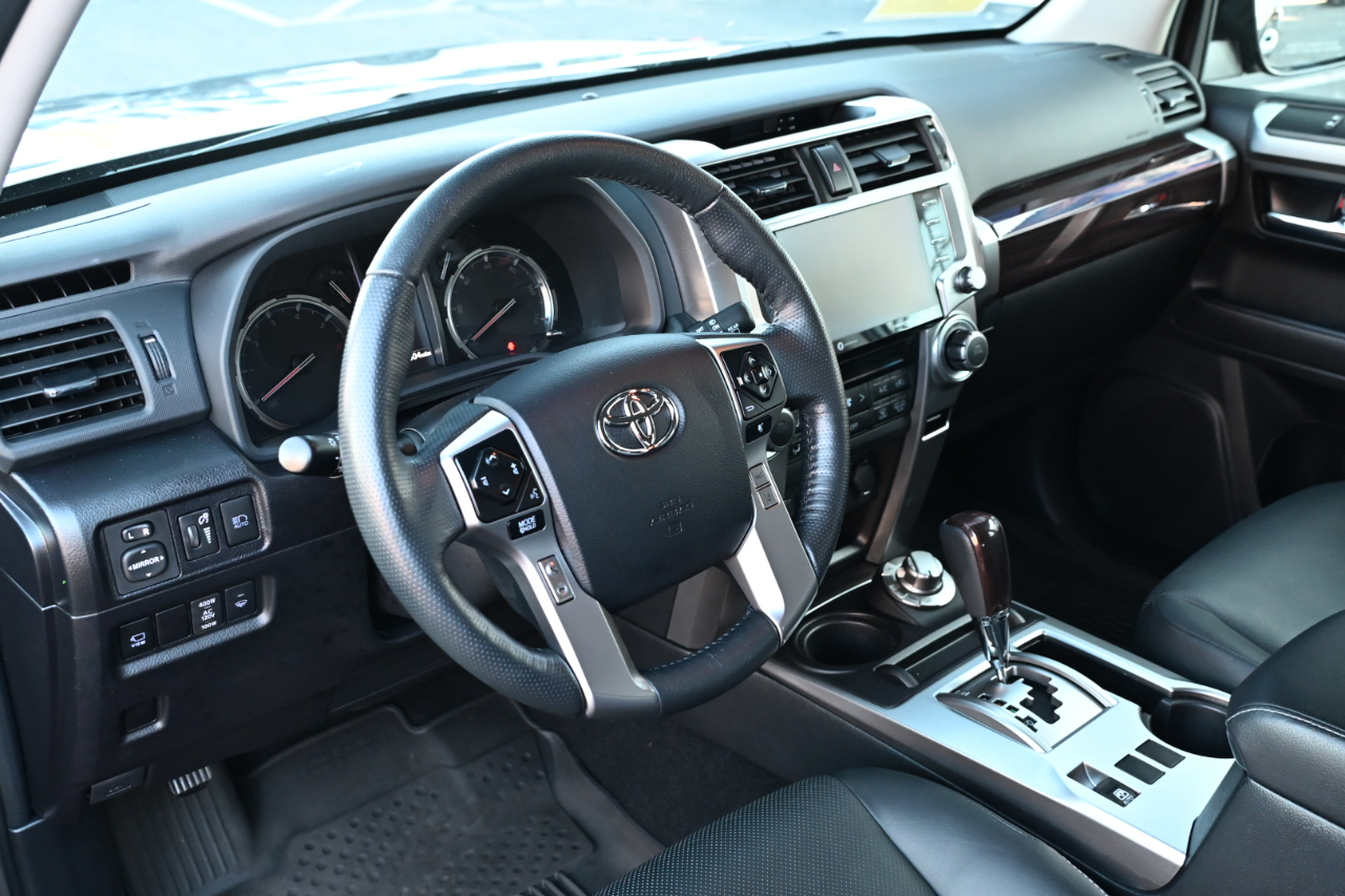 Toyota 4Runner Limited 4WD (Natl) 2023