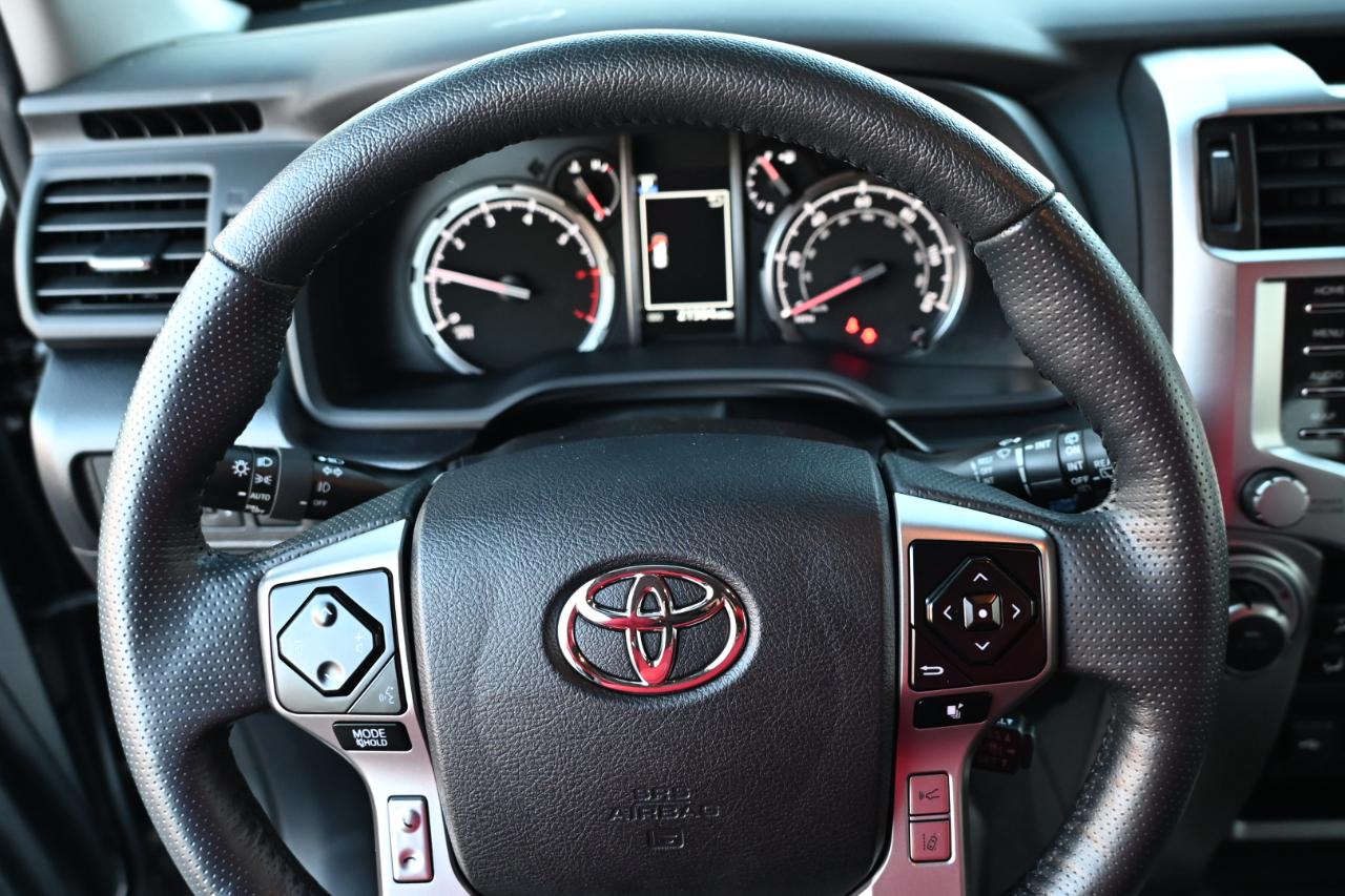 Toyota 4Runner Limited 4WD (Natl) 2023