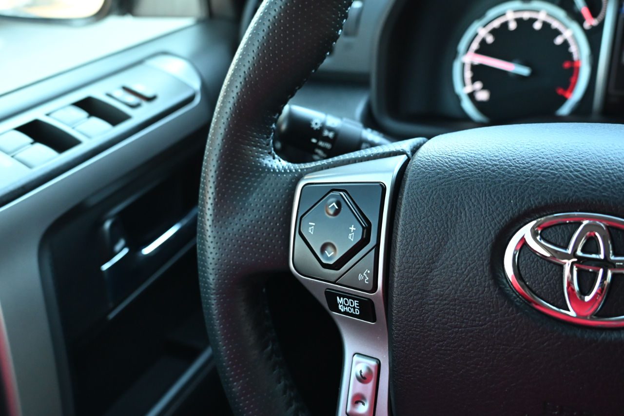 Toyota 4Runner Limited 4WD (Natl) 2023