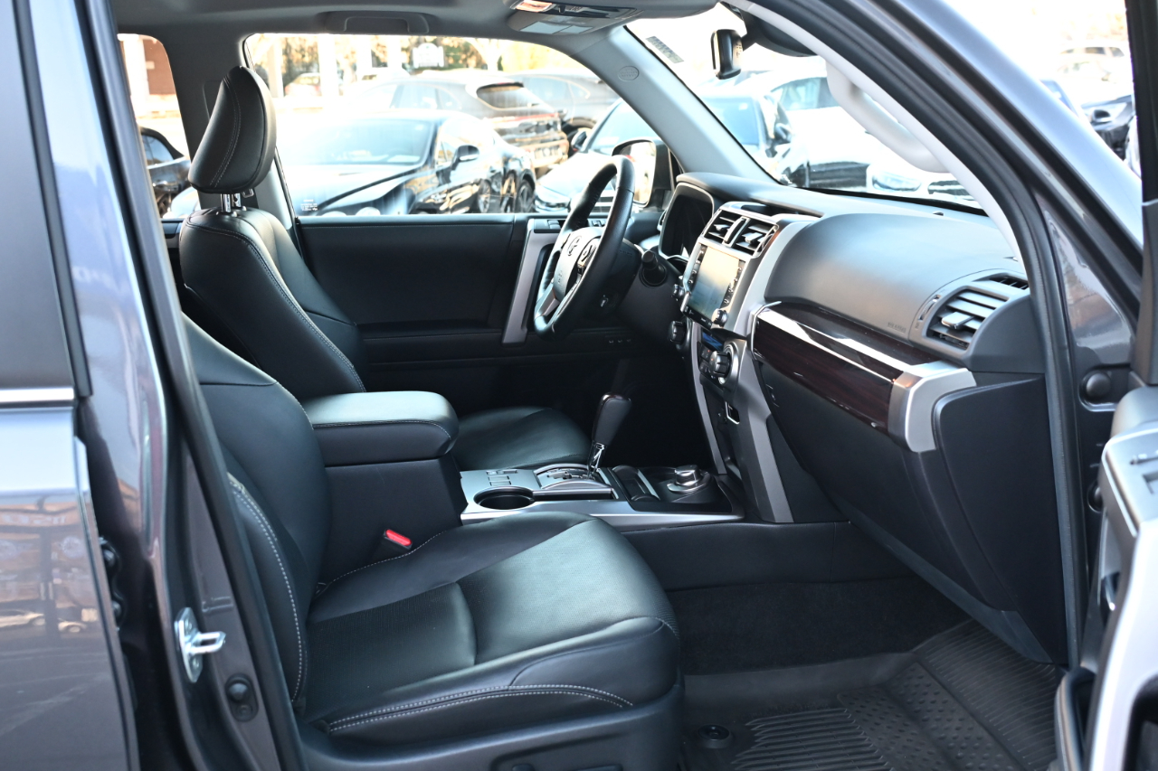 Toyota 4Runner Limited 4WD (Natl) 2023