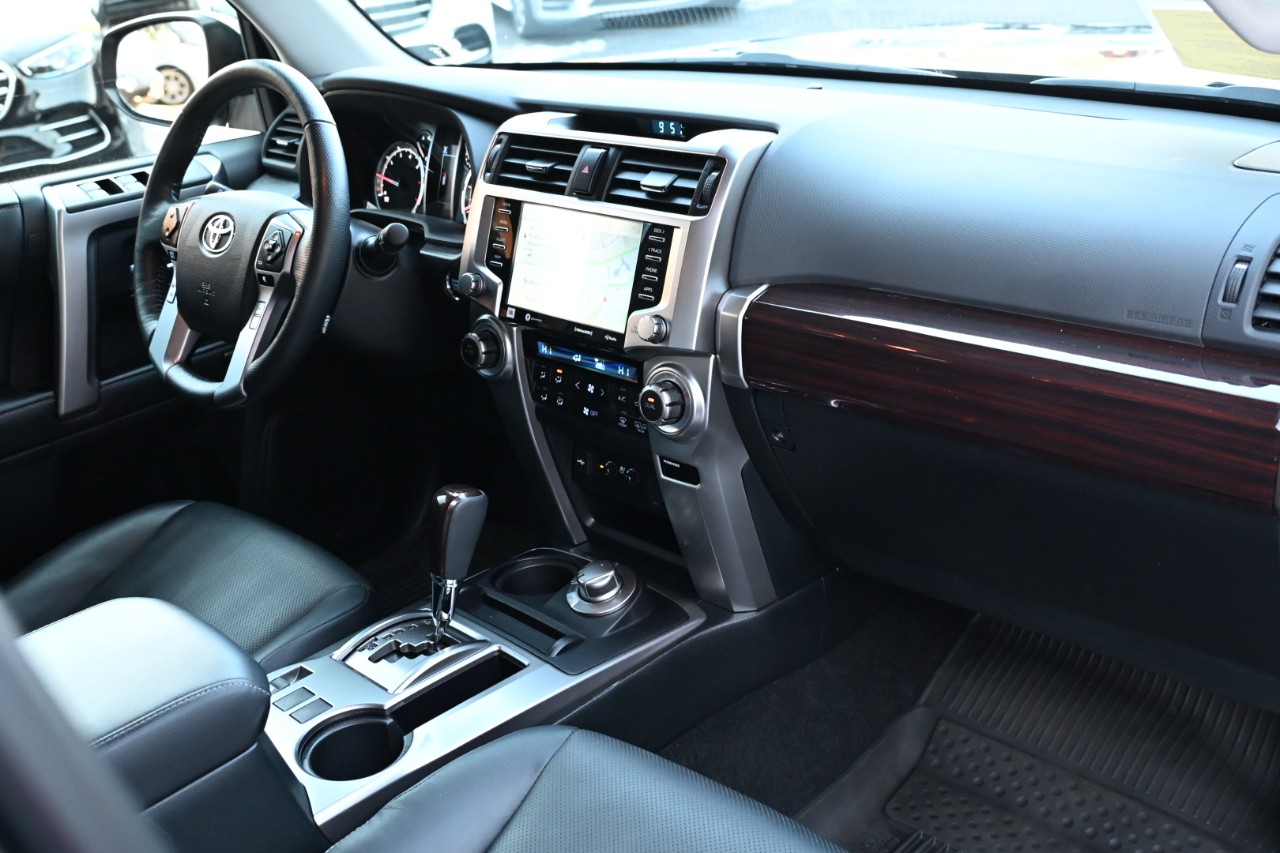 Toyota 4Runner Limited 4WD (Natl) 2023