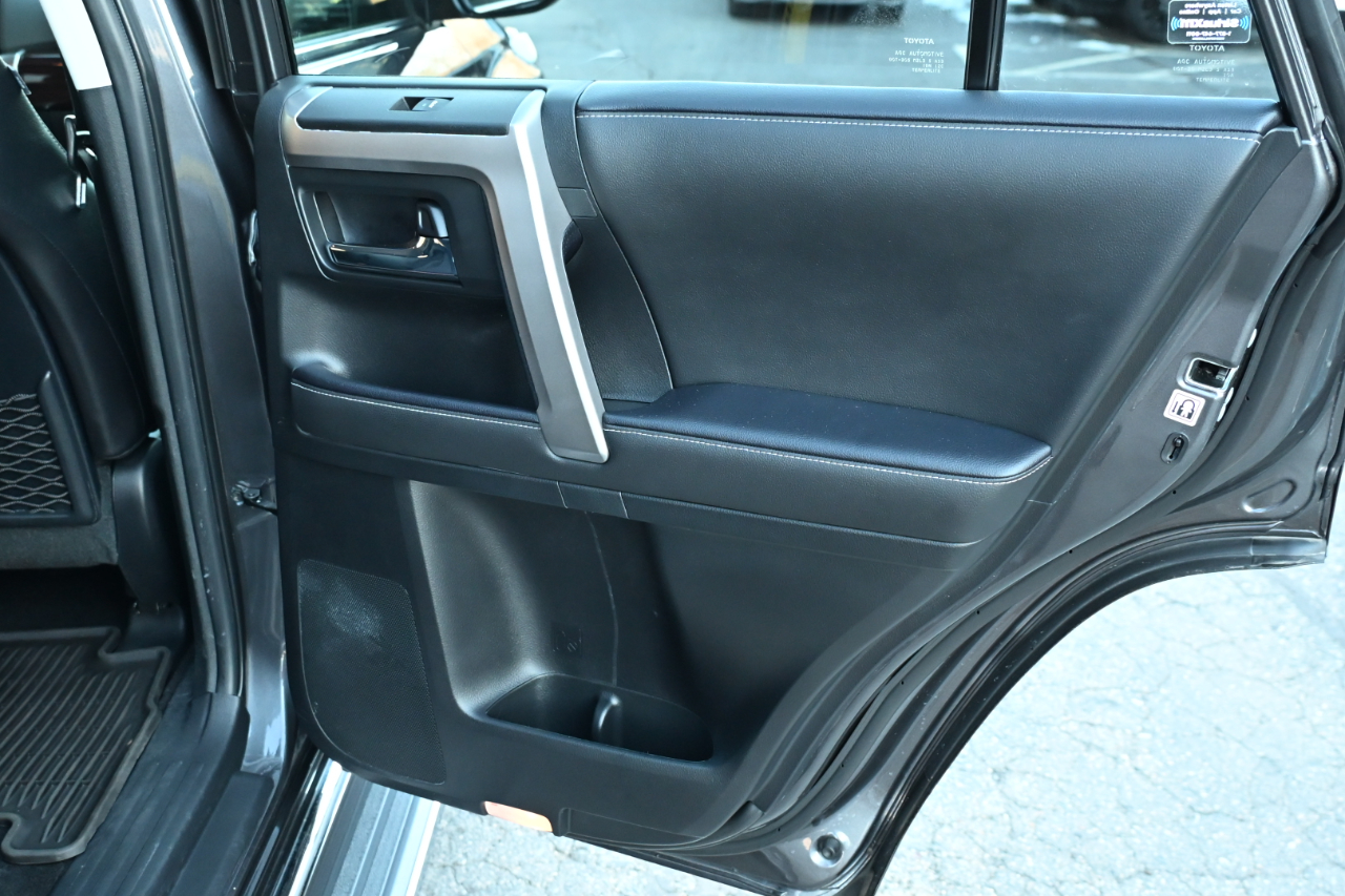 Toyota 4Runner Limited 4WD (Natl) 2023