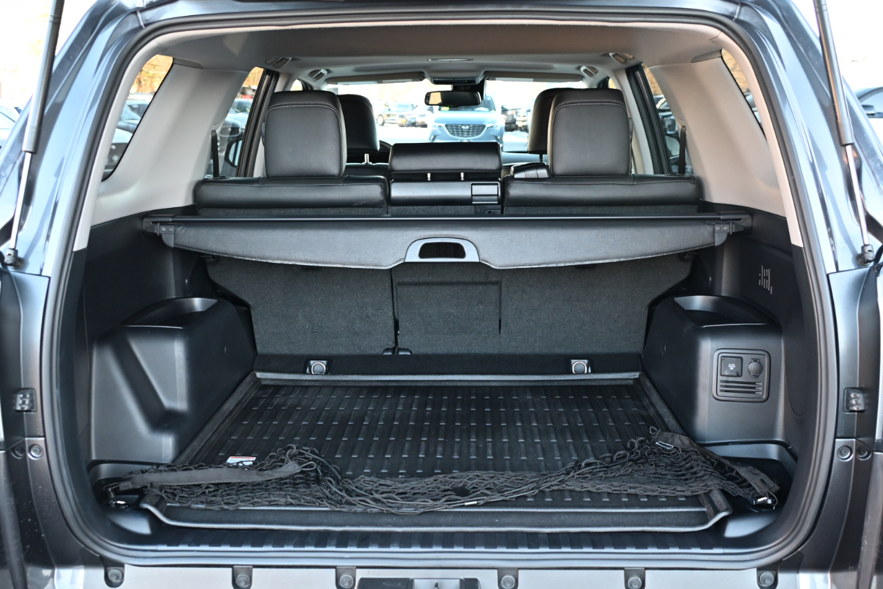 Toyota 4Runner Limited 4WD (Natl) 2023