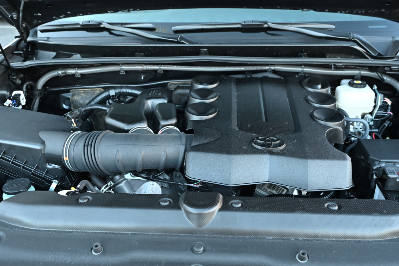 Toyota 4Runner Limited 4WD (Natl) 2023