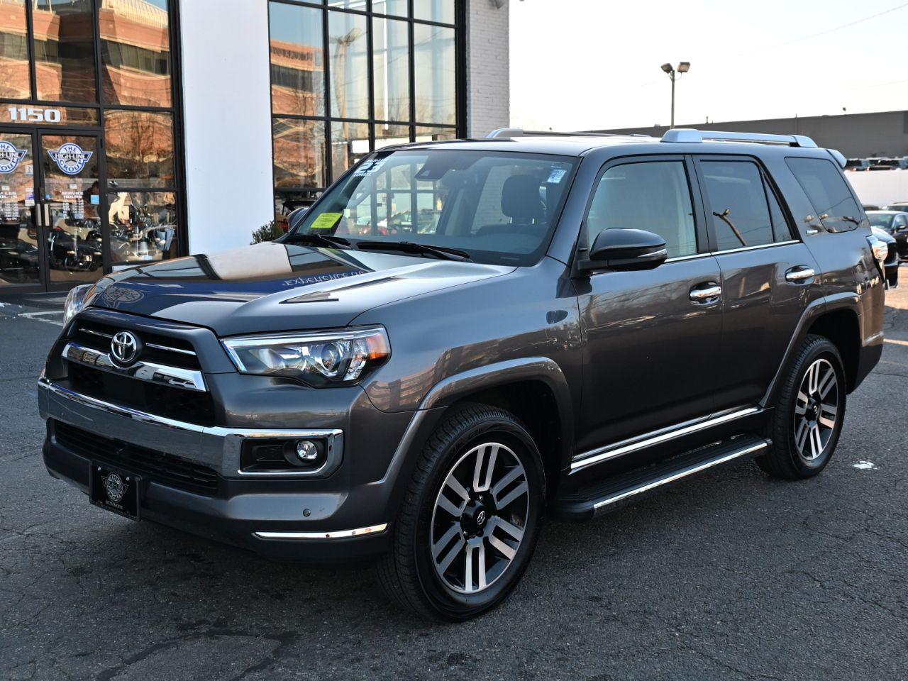 Toyota 4Runner Limited 4WD (Natl) 2023