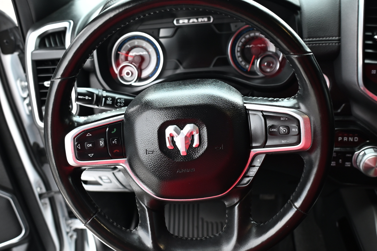 RAM 1500 Laramie 4x4 Crew Cab 5'7" Box 2022