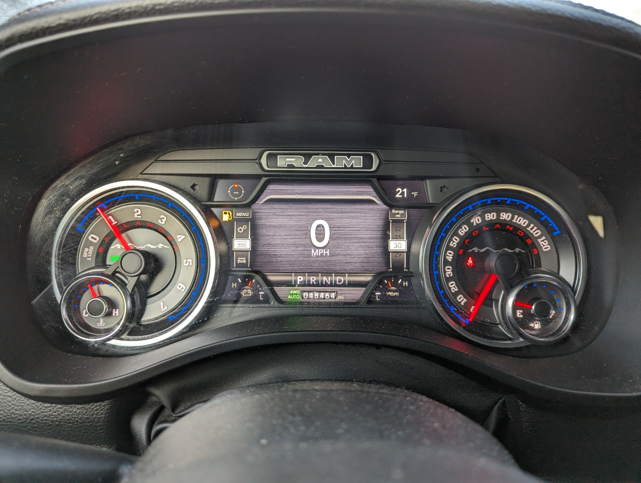 RAM 1500 Laramie 4x4 Crew Cab 5'7" Box 2022