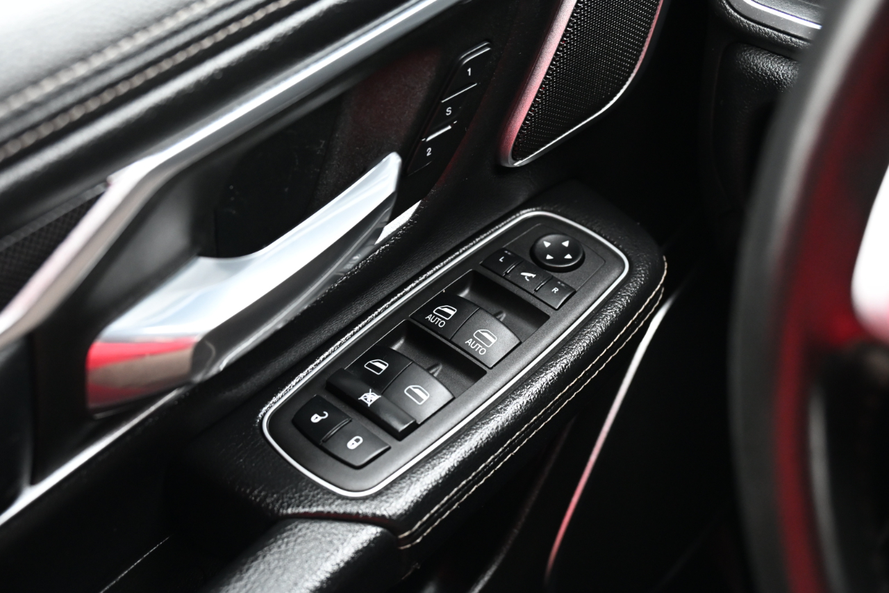 RAM 1500 Laramie 4x4 Crew Cab 5'7" Box 2022