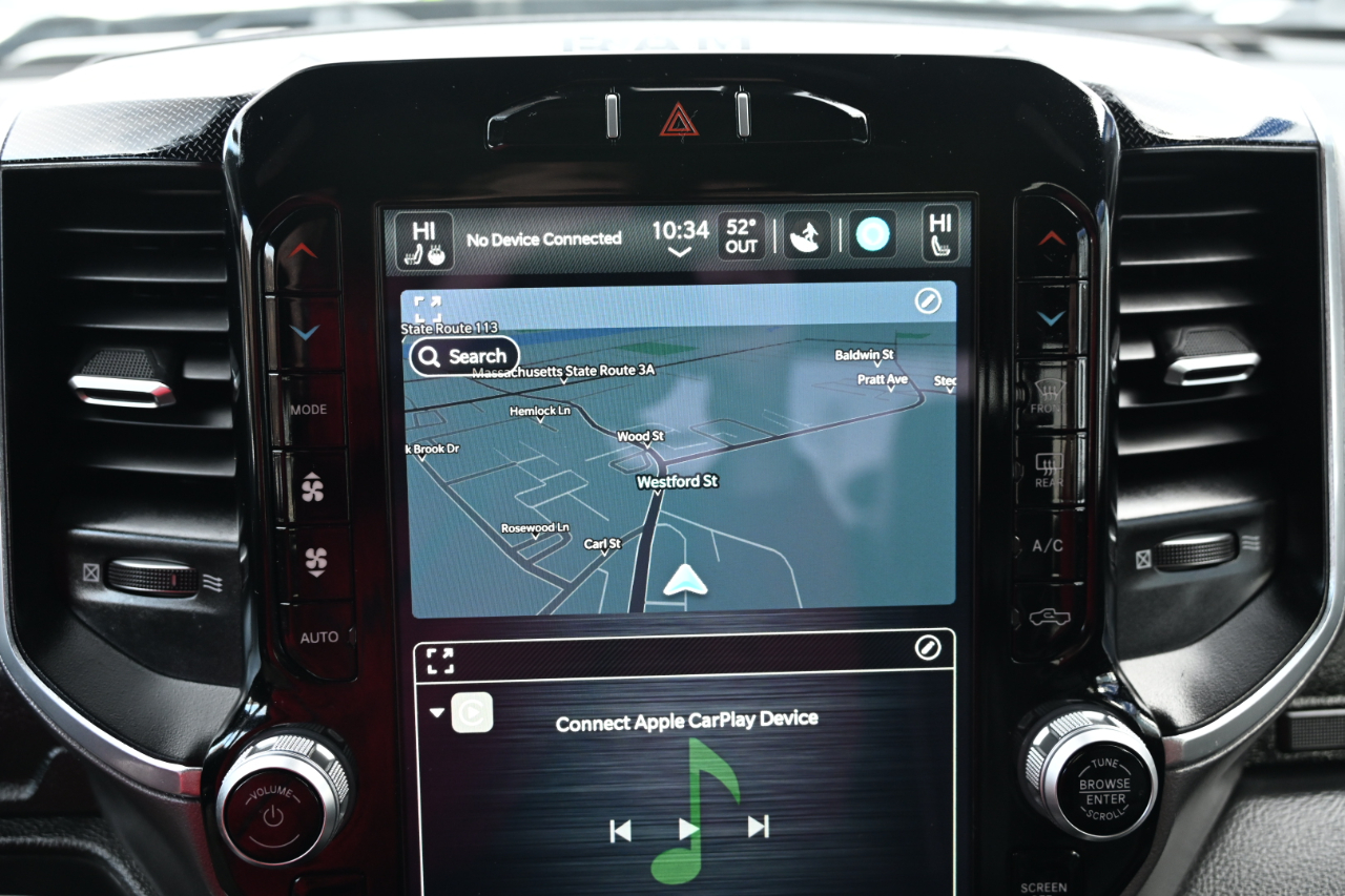 RAM 1500 Laramie 4x4 Crew Cab 5'7" Box 2022