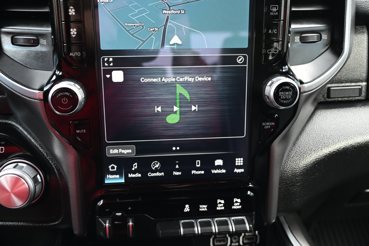 RAM 1500 Laramie 4x4 Crew Cab 5'7" Box 2022